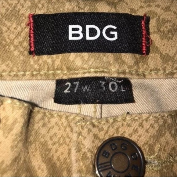 🌺BDG Python Cotton Skinny Pants in Tan/Gold Size 27 x 30 — SUPER FUN!!!🌺 - Picture 6 of 6